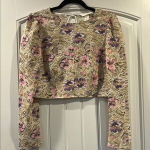 H&M New with Tags cropped Floral Patterned Women's blouse Size M